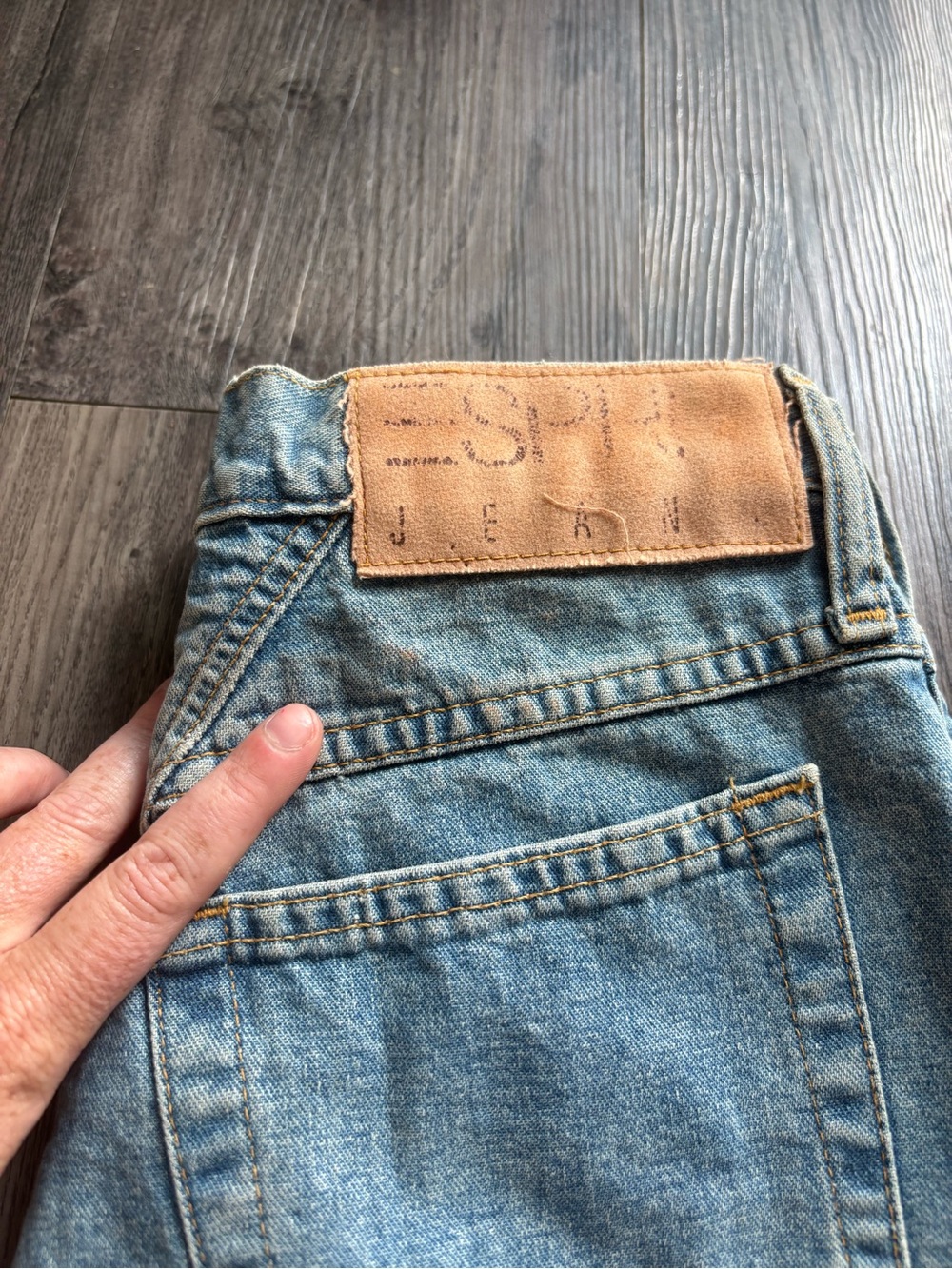Vintage Espirt Cut Off Shorts - Picture 7 of 7